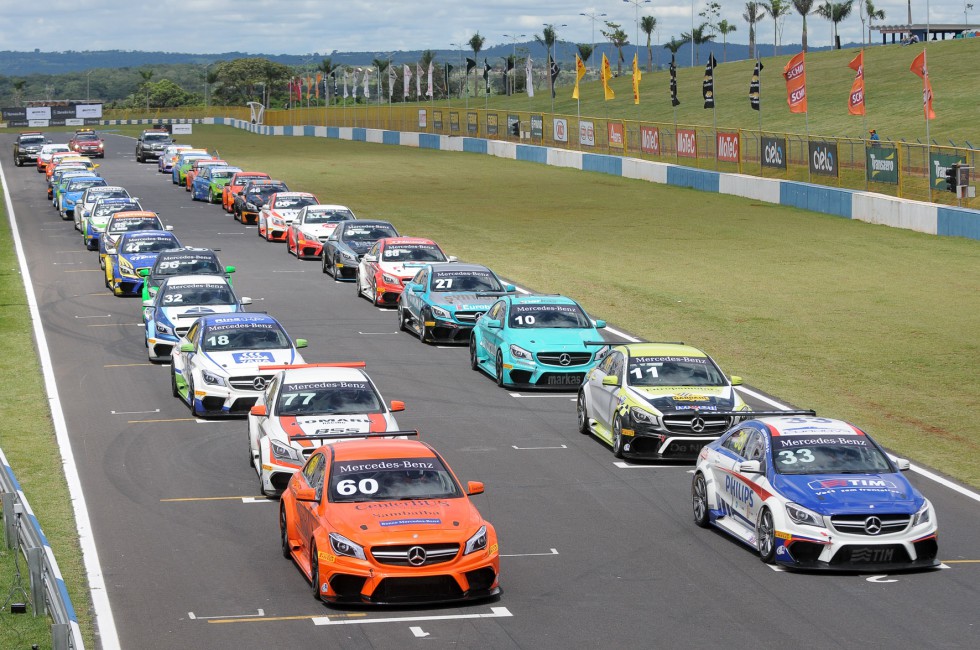 Mercedes-Benz Challenge: campeonato chega à metade da temporada com extremo equilíbrio