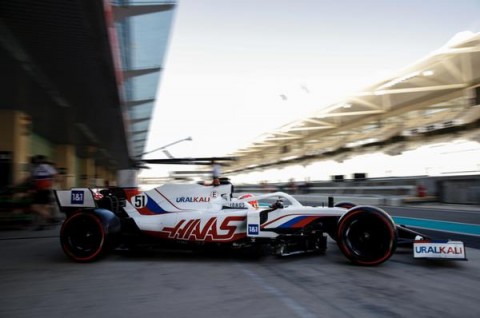F1: Pietro Fittipaldi completa 123 voltas em teste da Haas com novos pneus