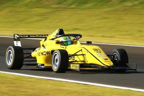 F4 Brasil corre pela primeira vez em Interlagos e empolga pilotos da APBF