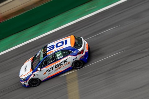 Rafael Reis lidera treinos extras com a Car Racing na Turismo Nacional em Interlagos