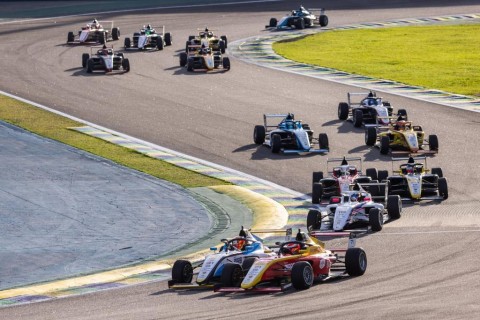 Filippo Fiorentino vence de novo e é campeão do GP Interlagos de Fórmula 4