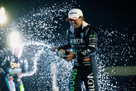 Ricardo Maurício vive sábado histórico em Cuiabá e vence primeira corrida noturna da BRB Stock Car